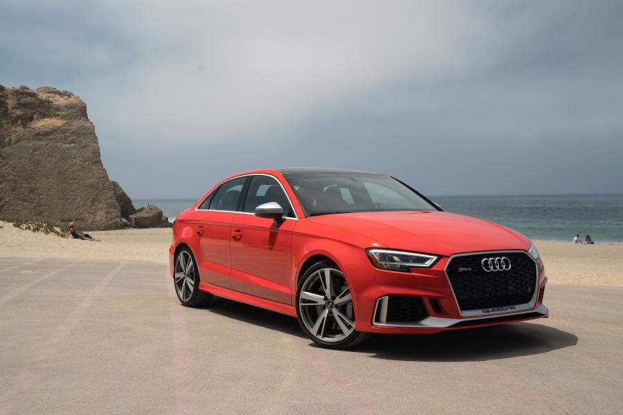  Audi RS3 Sedan (8V) 2017 года  (NA) (фото 15 из 21)